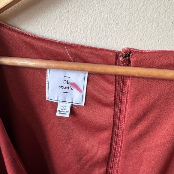 NWT DB Studio Elegant Velvet Wrap Dress in Blush - Picture 7 of 8